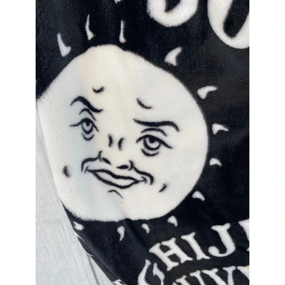 Deco plush throw